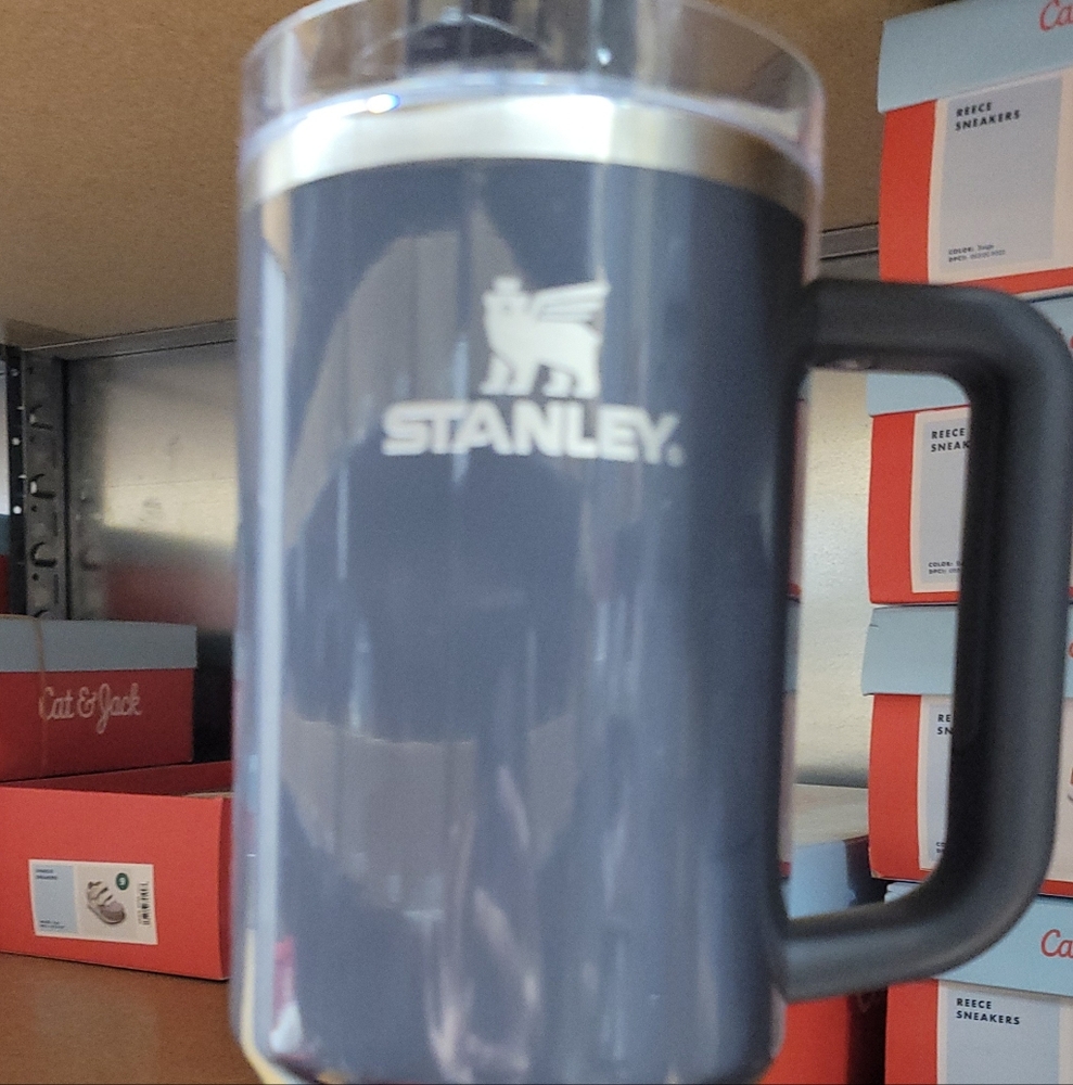 NWT Stanley X e.l.f. Quencher H2.0 FlowState Tumbler 40oz, CRYSTAL CLEAR NIGHT